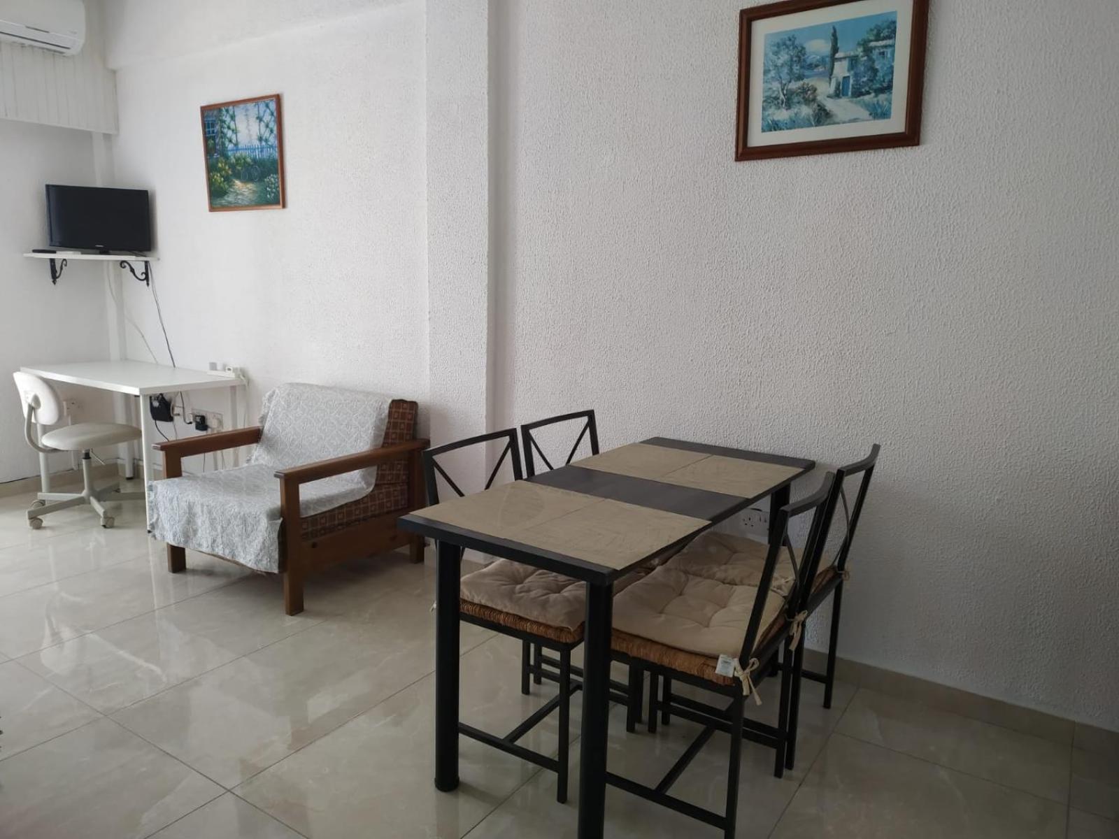 1 Bedroom Apartment Lárnaca Habitación foto